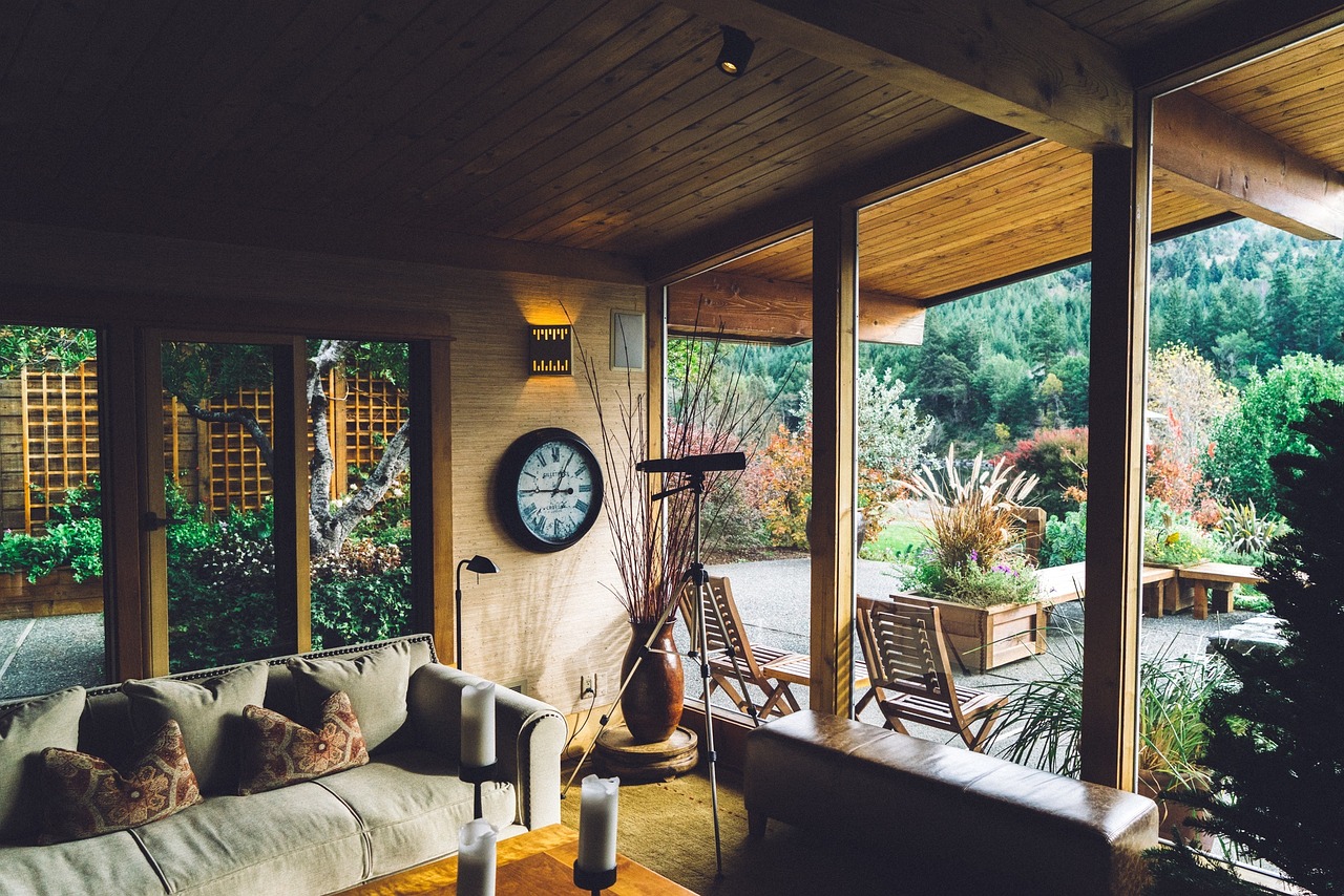 Gezellige tuinkamer met groene accenten, 2026. Gezellige tuinkamer met groene accenten, 2026.