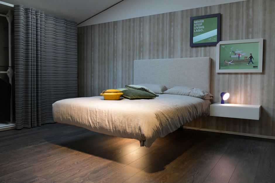 Gezellige slaapkamer met romantisch ingericht droombed. Gezellige slaapkamer met romantisch ingericht droombed.